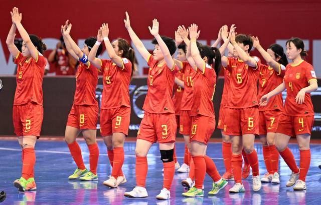 体育界女子足球比赛成为广受观众喜爱项目